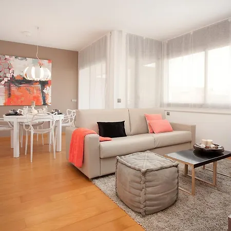 Rent Top Olympic Village 아파트